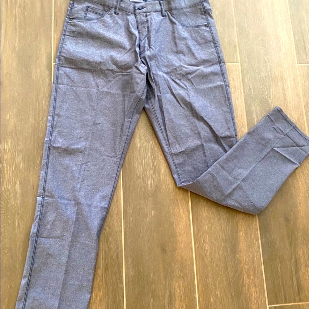 Nike dry fit golf pants size 38/34 slim fit.